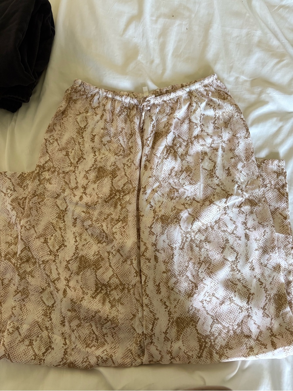 aerie Cream and Brown Snake Print Pants